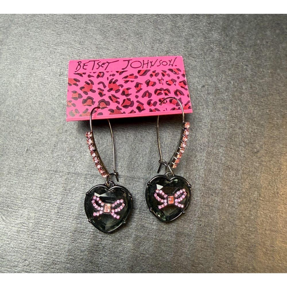 Earrings Betsey Johnson Get Your Wings Hearts Rhinestones Bows Pink and Black